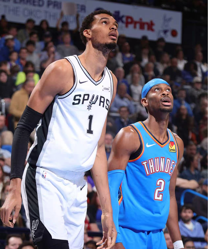 雷霆复仇马刺拒绝四杀！亚历山大34+5+5 文班亚马17+7吞里程悲|霍姆格伦|俄克拉荷马雷霆队|圣安东尼奥马刺队|谢伊·吉尔杰斯-亚历山大|篮板_新浪体育_新浪新闻